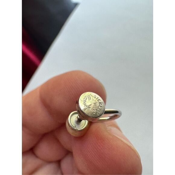 90s Vintage Womens Pearly White Twist On Huggie Stud Earrings Feminine Dainty - Picture 4 of 5